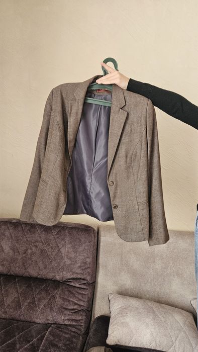 Продам костюмы ...