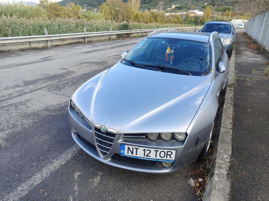 Vând Alfa Romeo 159