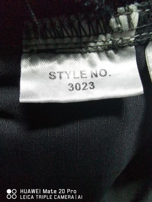 Snickers номер 50, модел 3023.