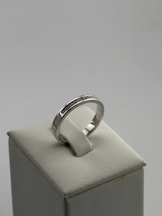 Обручальное кольцо с бриллиантом 0,10 ct