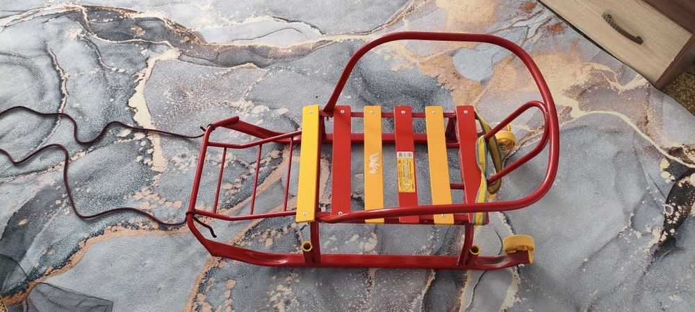 Продам санки детские