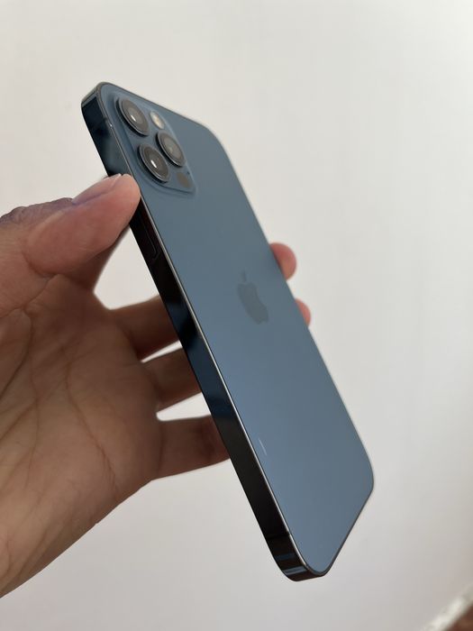 На запчасти iphone 12 pro