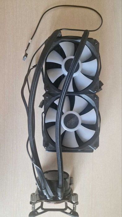 Продавам охладител за процесор ASUS ROG STRIX LC II 240 ARGB