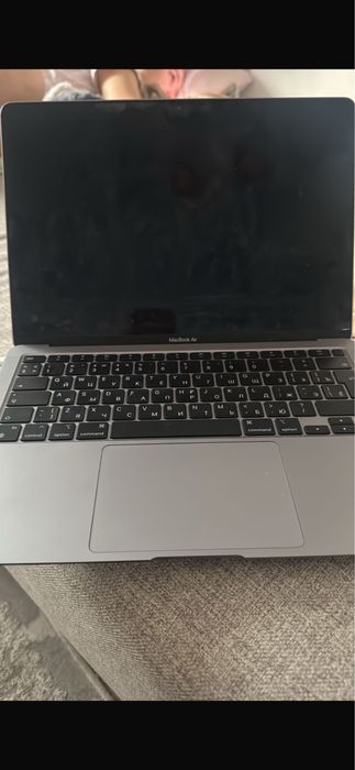 Model A2337 MacBook Air (M1, 2020)