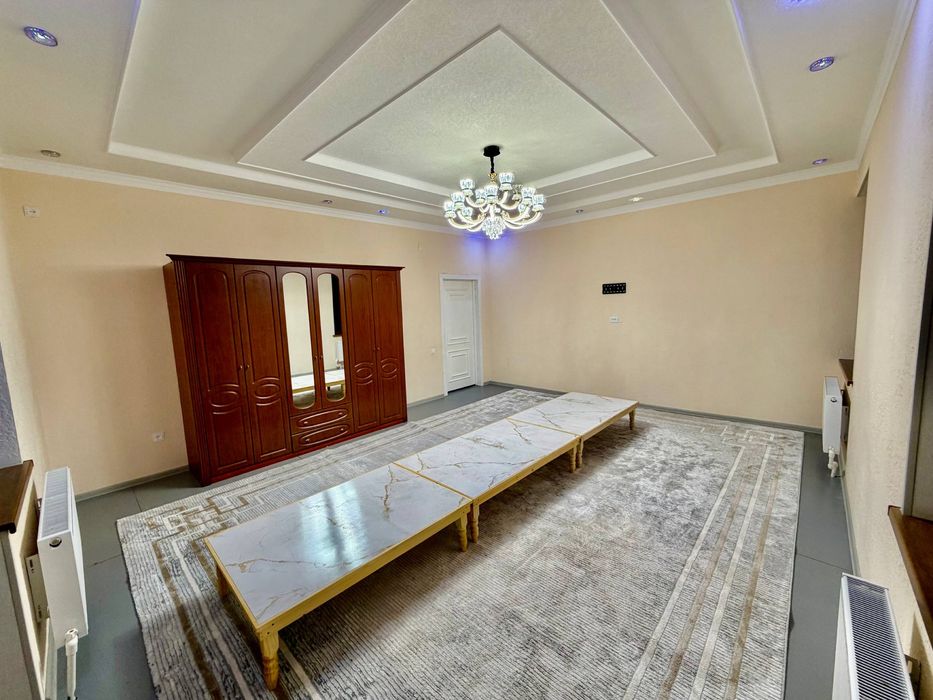 Vokzal UzGazoil qizil dom