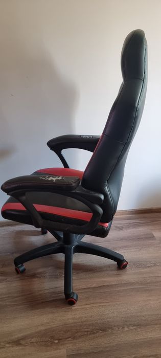 Гейминг стол Nitro Concepts C100