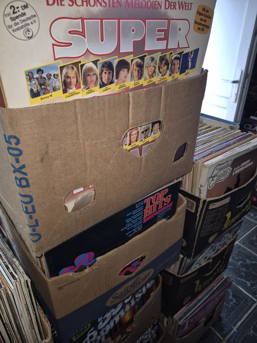 Vând Lot 150LP Discuri Vinil muzică usoara mixta Artiști celebrii