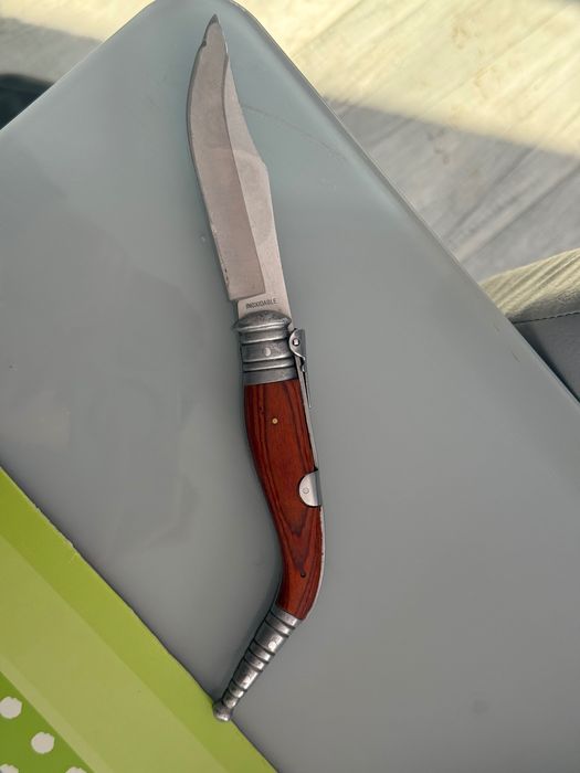 Briceag spaniol de vânzare