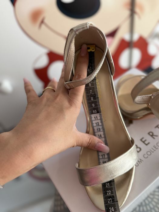 Set sandale Enzo Bertini si plic auriu