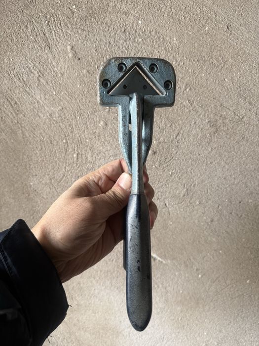 Ножницы для молдинга или профиля