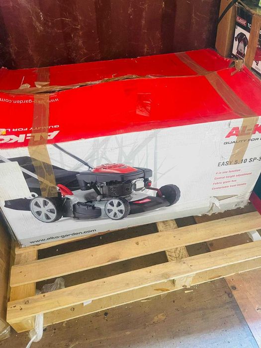 Mașină de tuns iarba AL-KO 113796 pe benzină și autopropulsie, 2400 W