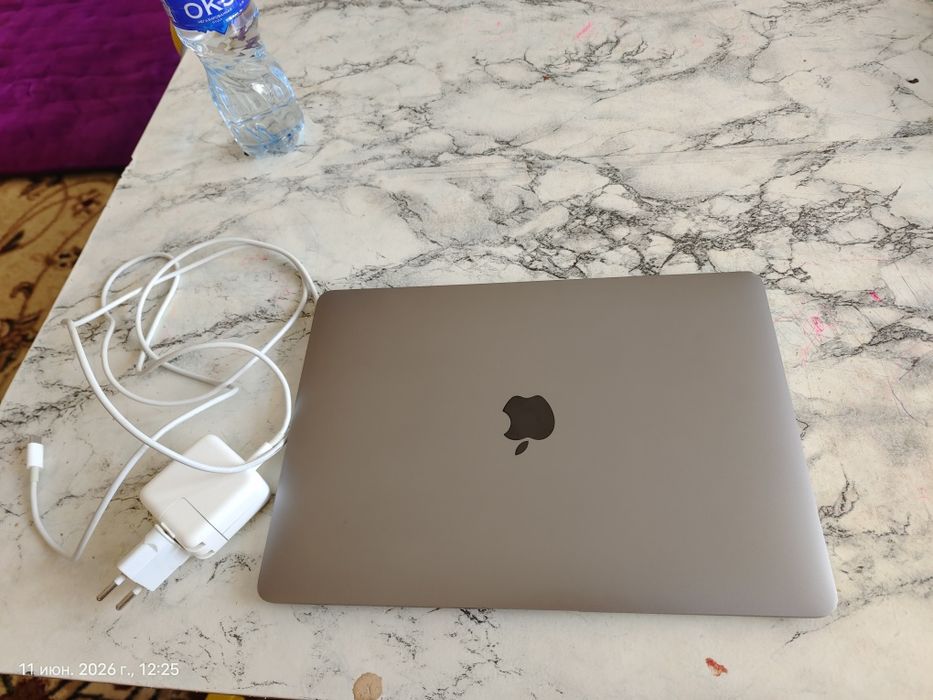 MacBook  sotiladi