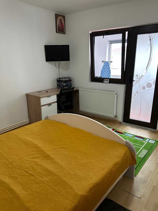 Vand apartament 2 camere ultracentral,etaj3/4 zona  Piata Moldovei