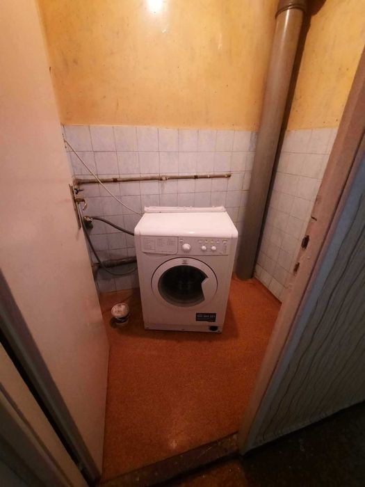 Дава се под наем Тристаен апартамент в Шумен, 5-ти полк - 65 кв.м за 204 € - Снимка #3