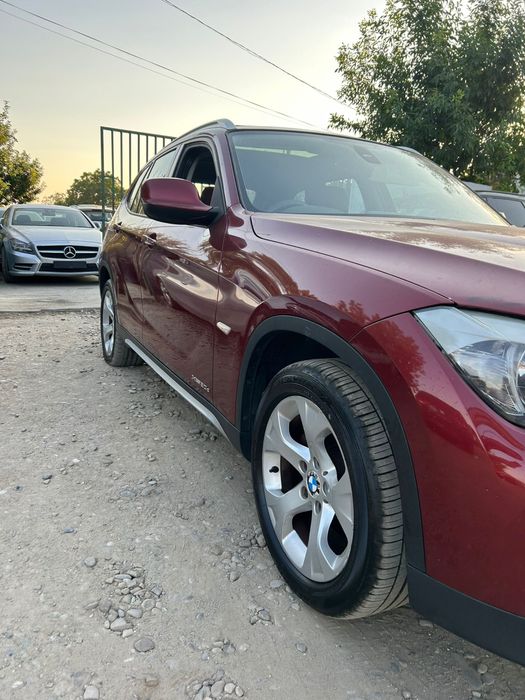 Capotă motor  BMW X1 E84 2011