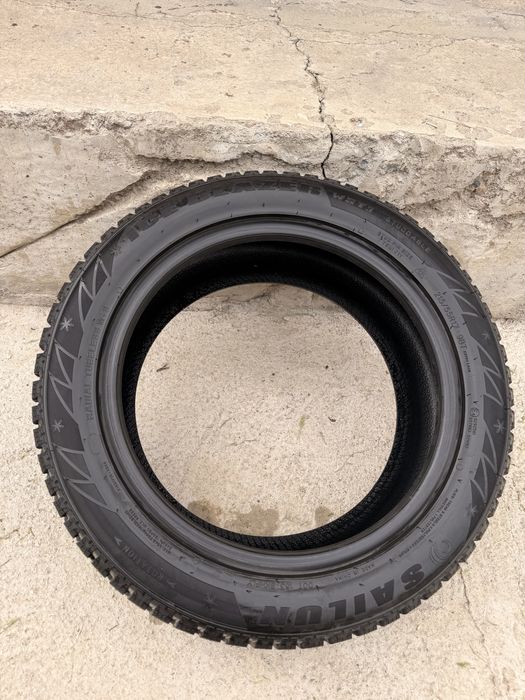 Продам резину 215/55 R17 покрышка