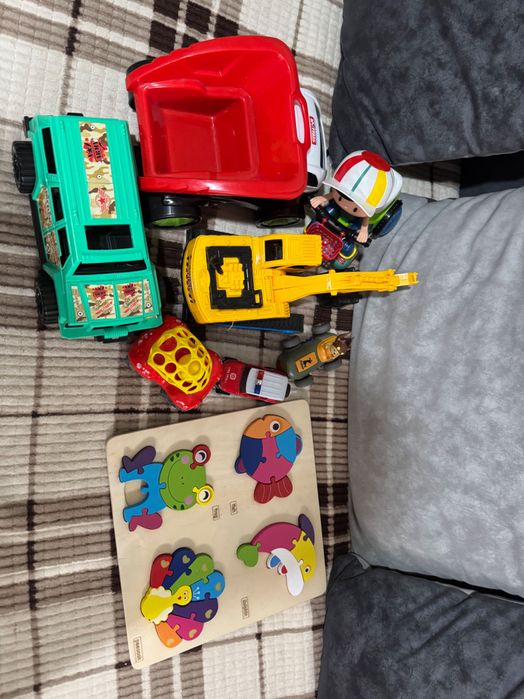 Детские игрушки .