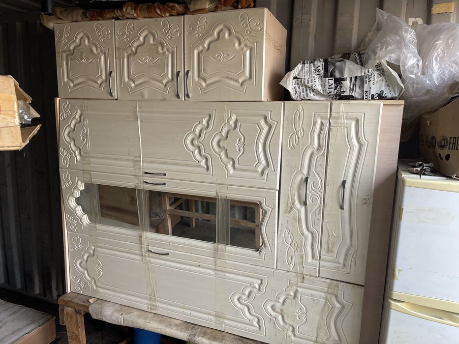 Продам шкаф,диван,велосипед.