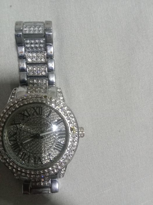 Часы MICHAEL KORS в в хорошем состоянии