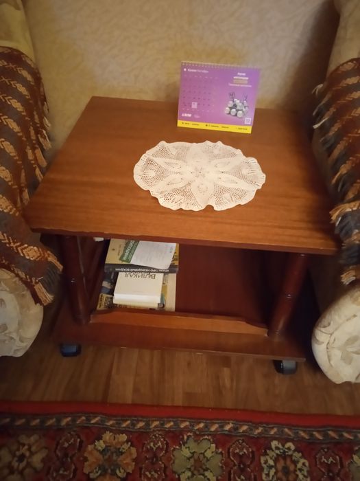 Журнальный столик