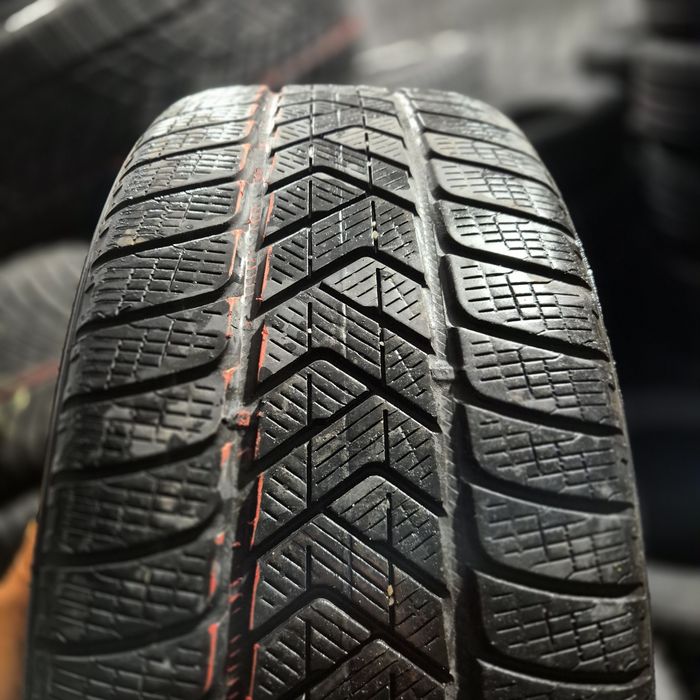 255 50 19 O bucata Pirelli Elct iarnă