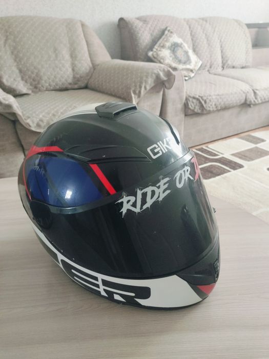 Продам мотошлемы в отличном состоянии