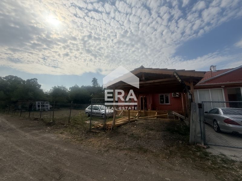 Едноетажна къща в кв. ДЗС