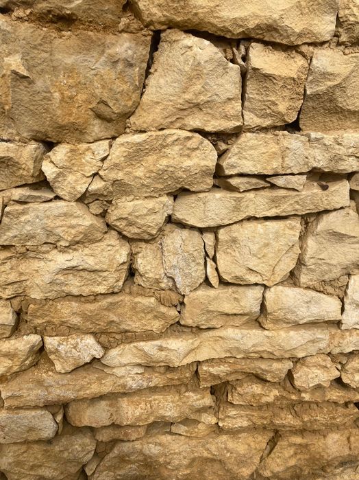 Piatra de cariera, pentru constructii vechi, ziduri, garduri