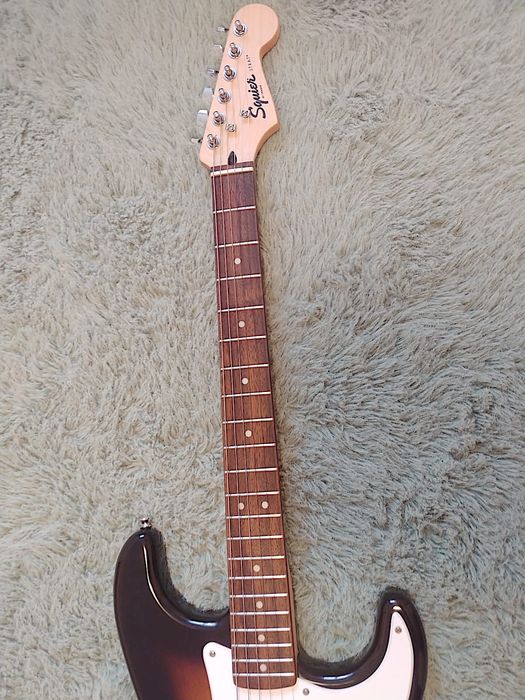 Fender Squier  Stratocaster chitara Yamaha Casio Korg Boss Roland
