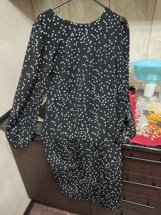 Продам платье в горошек