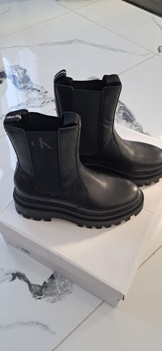 Vand ghete originale noi Calvin Klein Jeans!!