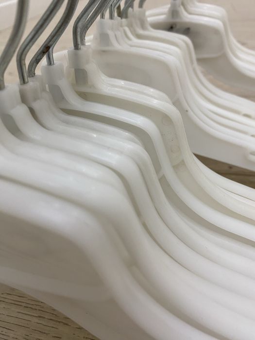 Продам плечики, вешалки