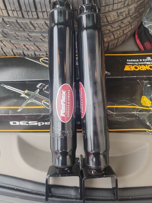 Чисто нови задни амортисьори за Додж Дуранго,джийп Гранд чероки