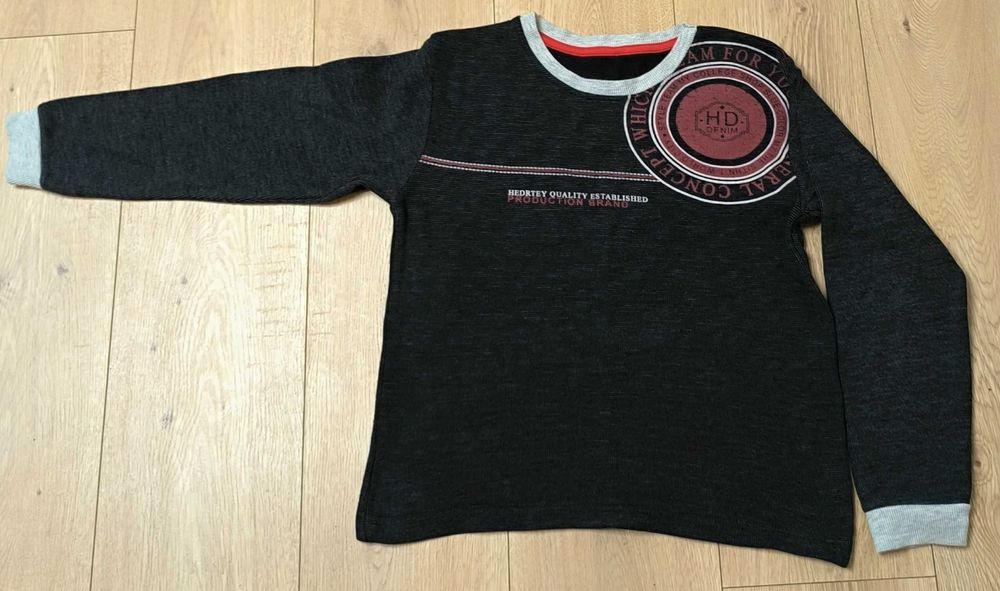 Стилен суитшърт за момче Размер: 146–152