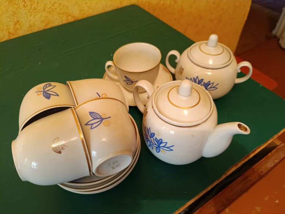 Посуда, тарелки, сервизы,