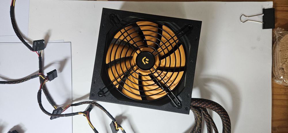 nJoy Woden 650W 80+ Gold – PWPS-065A04W-BU01B