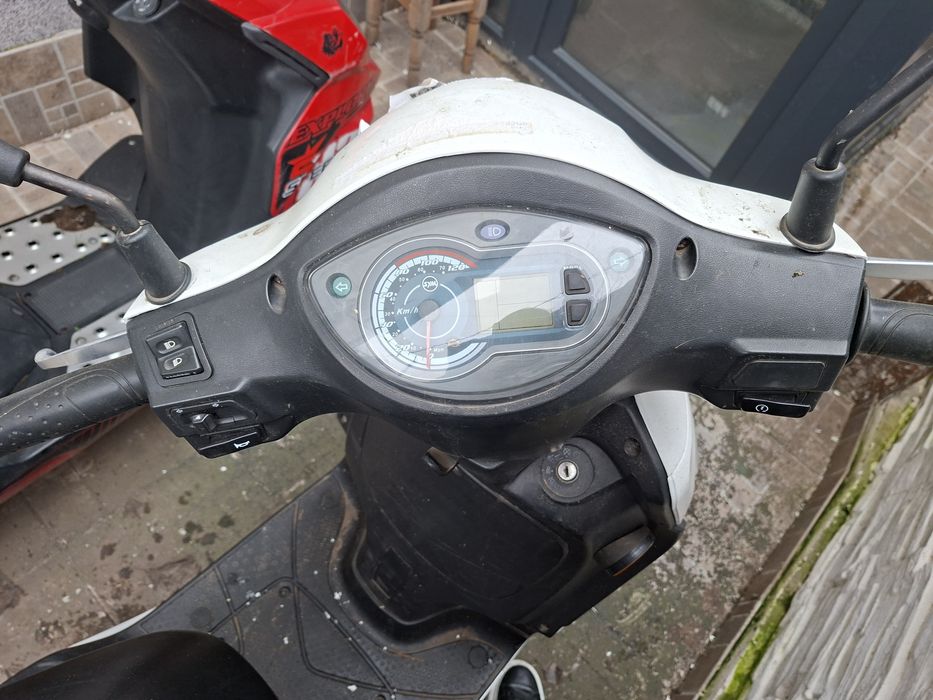 Scuter SYM Symphony Cargo i 125 – 2023 – Injecție --Stare foarte bună