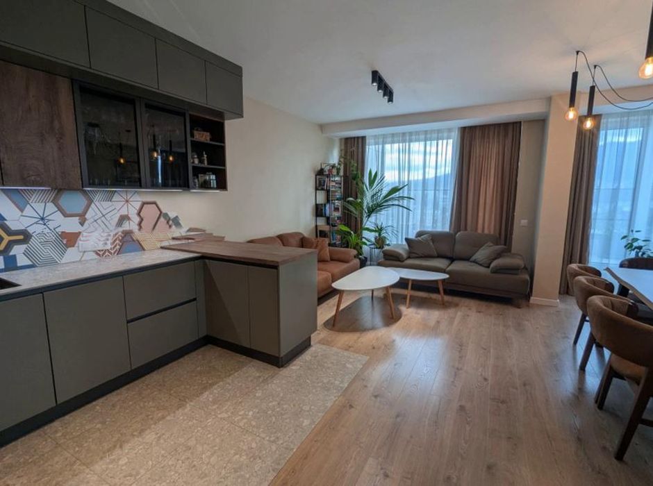Продава се Тристаен апартамент в София, Дружба 2 - 120 кв.м за 4584 €/кв.м - Снимка #1