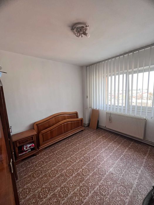 Proprietar, vând apartament cu 3 camere, str. Calea București, cartier Astra, Brașov