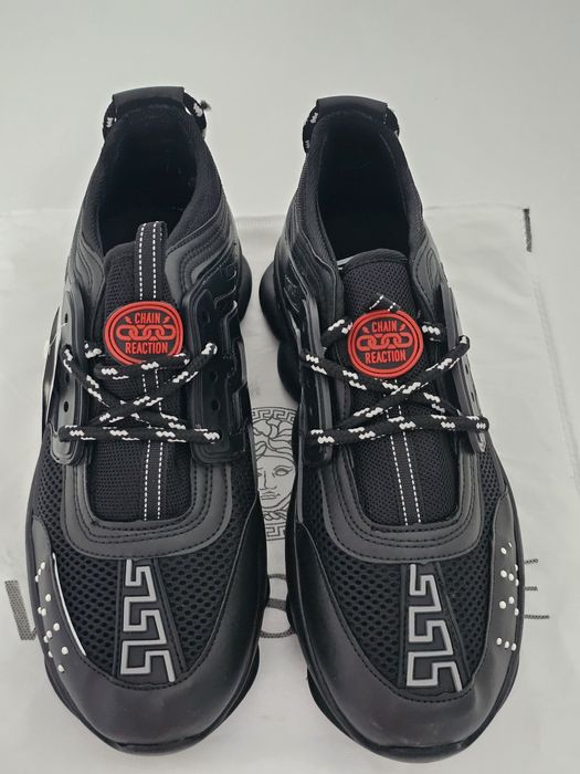 Versace chain reaction