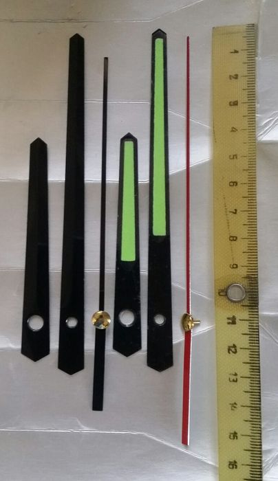 Часовые механизмы,цифры для настенных часовНовые.Смотрите фото.