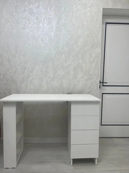 Парта, компьютерный стол