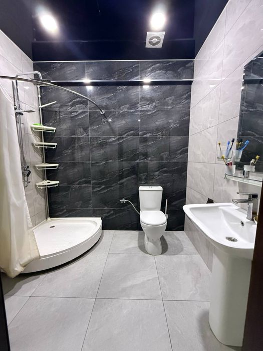 Срочно Продаю 4-комнатную квартиру в новостройке