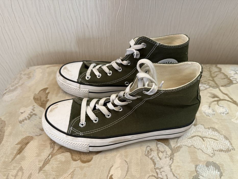 Продам конверсы