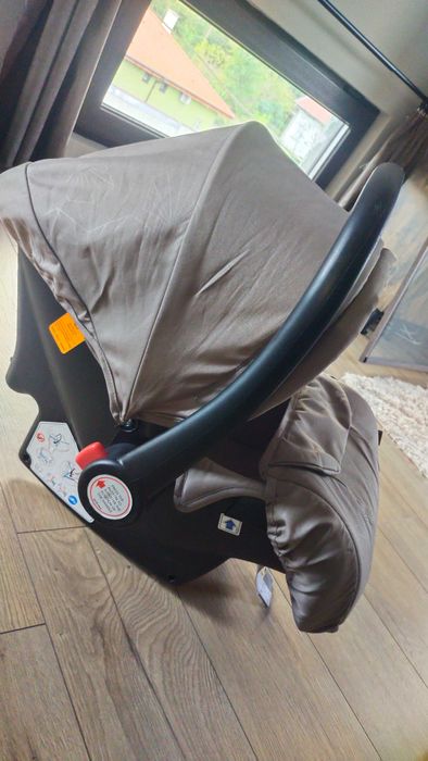 Бебешко столче за кола