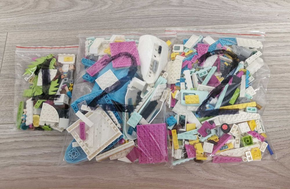 LEGO Friends - Avionul Heartlake City 41429, 574 piese