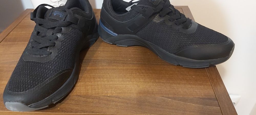 Adidasi NOI, marca Venice