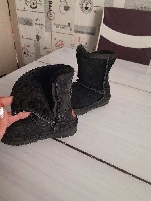 Продам детские угги