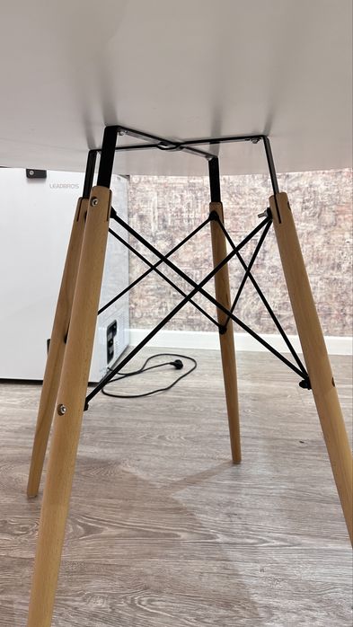 Стол для кухни.