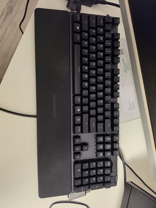 Tastatura steelseries apex 5